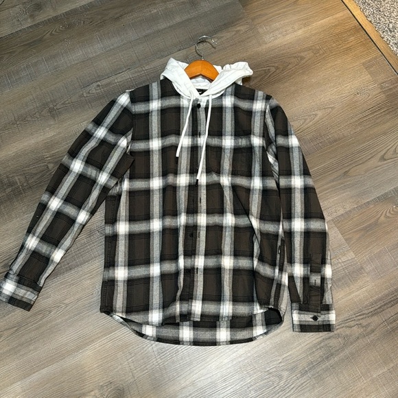 Oakley button up - Picture 1 of 5